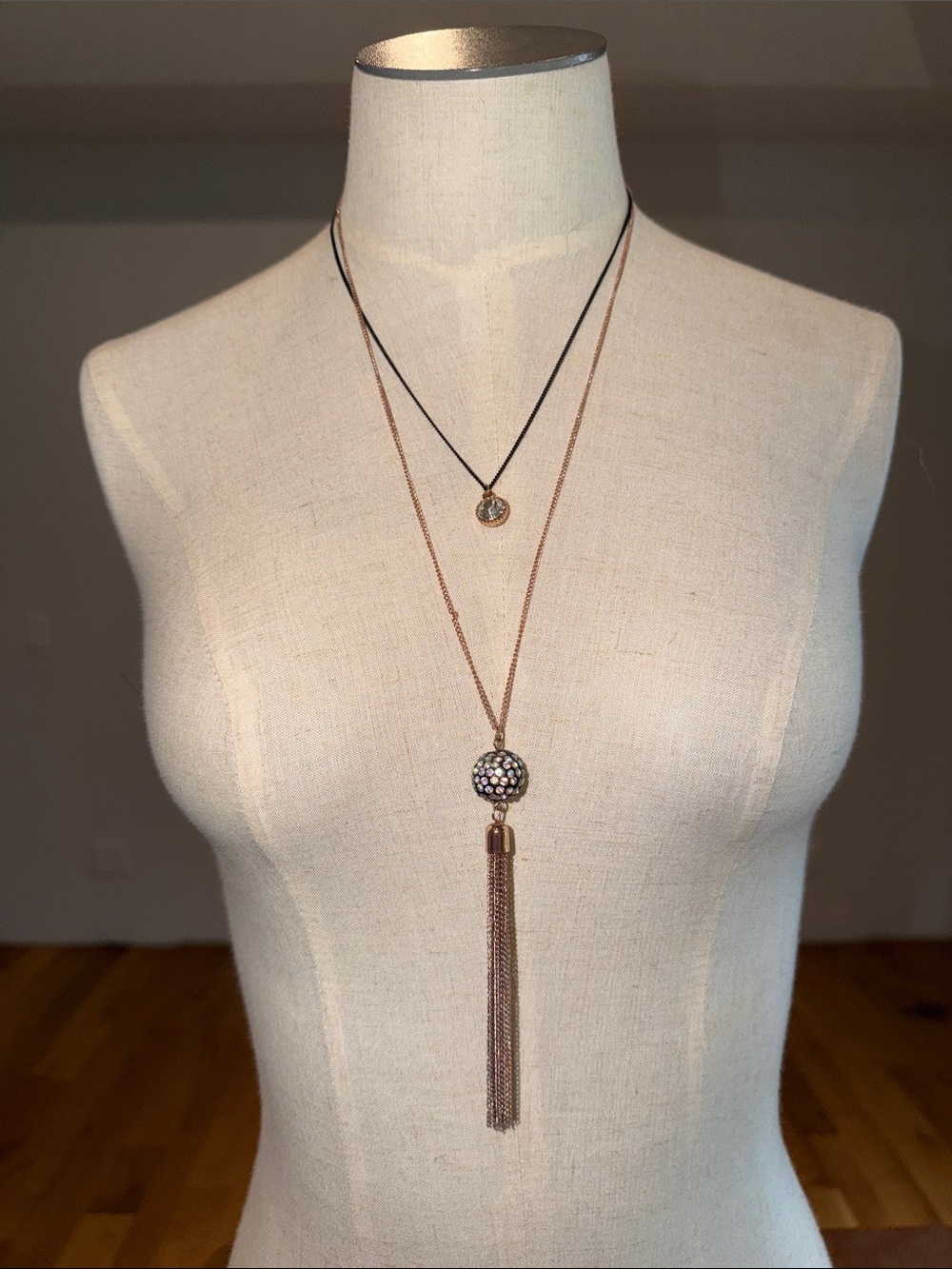 Layered Rose Gold and Black Pendant Necklace Set